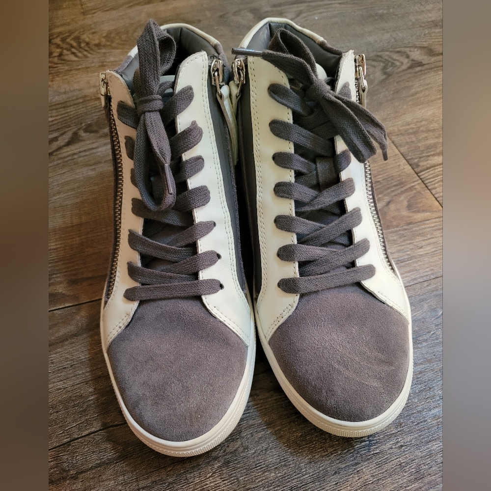 Blondo lSize 8l  Waterproof Women’s Sneaker